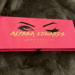 Anastasia Alyssa rewards palette
